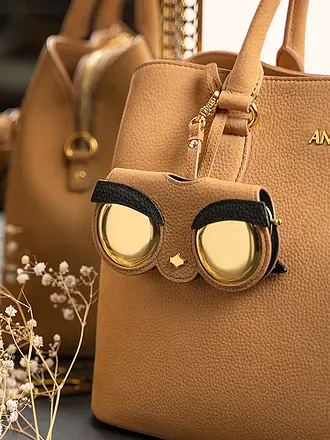 ANY DI | Nombre del producto: Sun Cover Vintage Glasses
Marca: ANY DI
Color: crema
Categorías: Moda,Mujer
Material: Cuero | camel